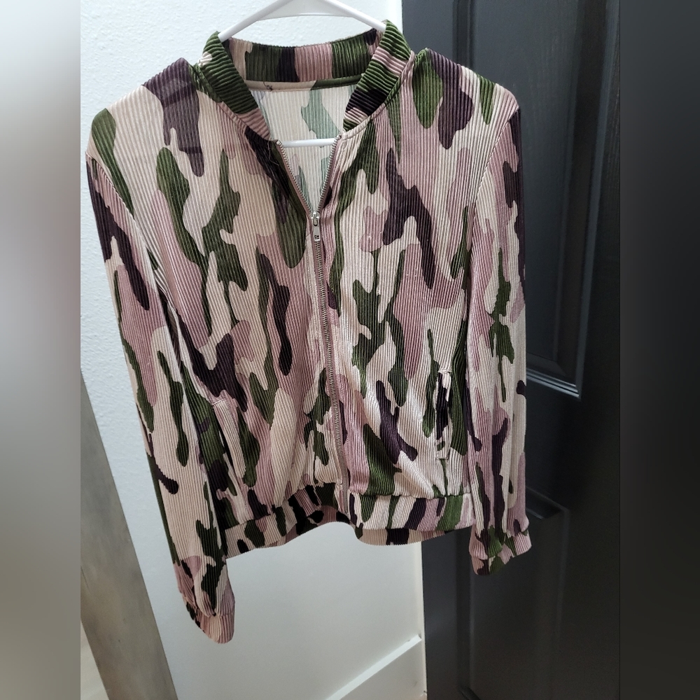 Like new bomber jacket